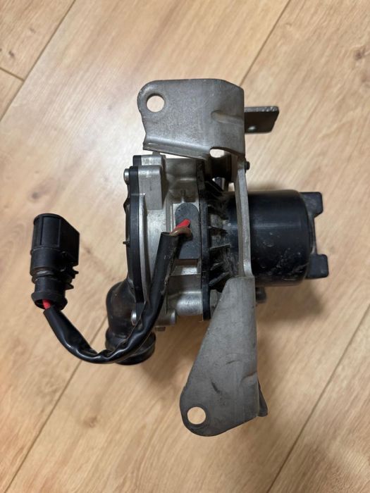 Насос вторинного повітря (насос вторичного воздуха) на пасат В7!