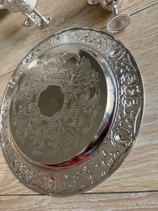 zestaw  naczyń nowy