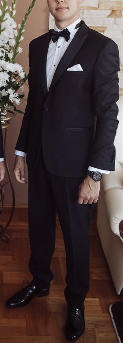 Garnitur czarny LASSAR + koszule + spinki + pantofle
