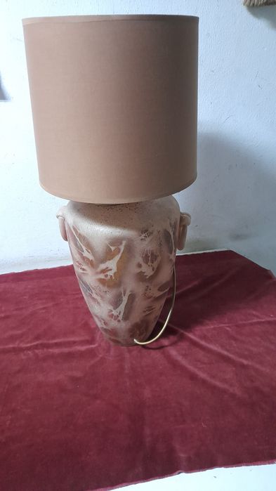 Jarrao candeeiro em vidro pintado com iluminação total