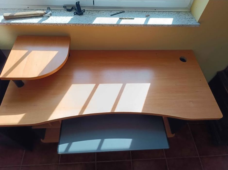 Secretária para escritório