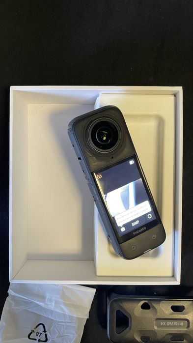 Экшен камера Insta360 x4