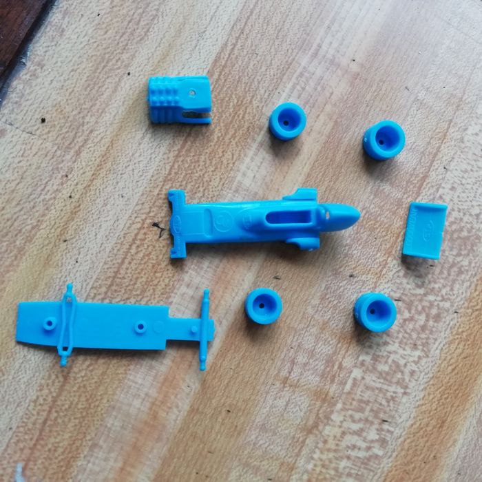 Carrinhos de construir antigos