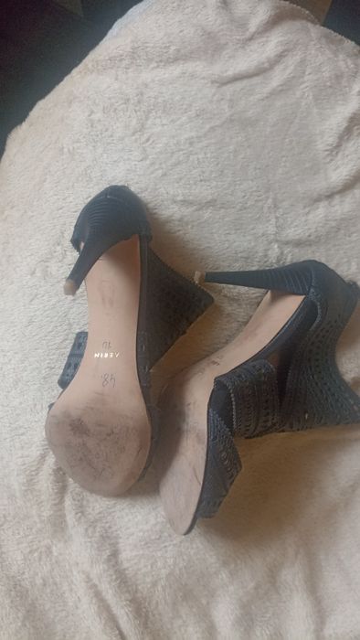 Skórzane sandały na szpilce Aerin 41(26cm)