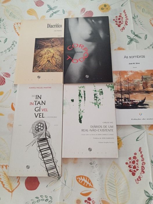 Vendo  5 livros de poesia de diversos autores