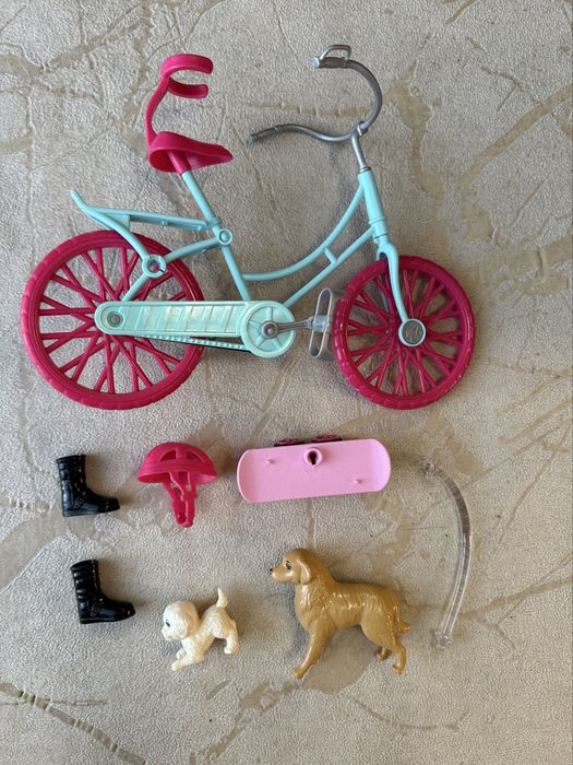 Lalka Barbie na rowerze z pieskami, Mattel