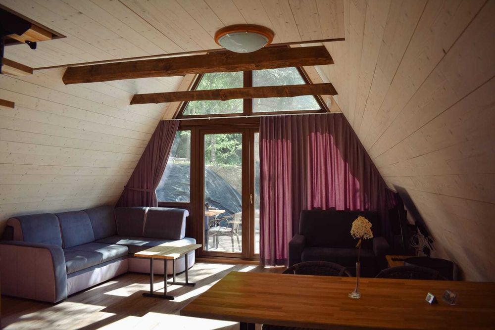 Domki w górach Bieszczady wakacje noclegi widok rzeka wędkowanie