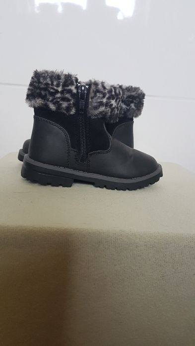 Buty gumowce ocieplane rozmiar 24 na słotę i deszcz