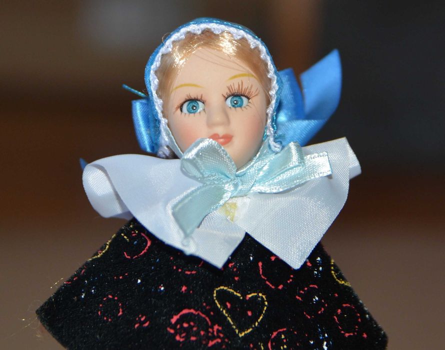 Porcelanowa Lalka kolekcjonerska DeAgostini Pyrzyczanka strój ludowy