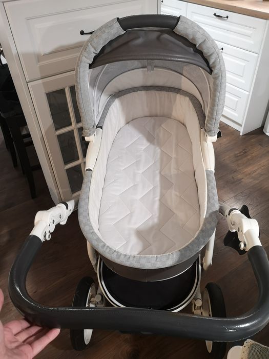 Pompowane koła, zadbany wózek gondola bebetto torino