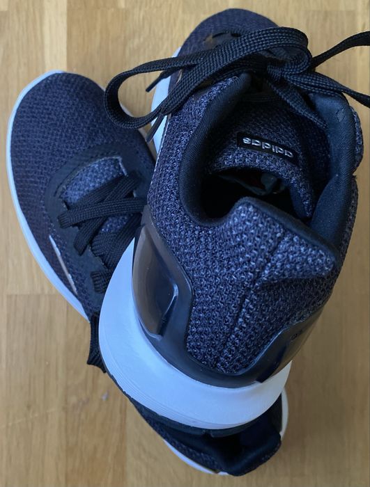Кросівки ADIDAS.