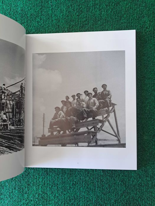 A Feira a preto e branco - Fotografia Diniz Ferreira Texto José Niza