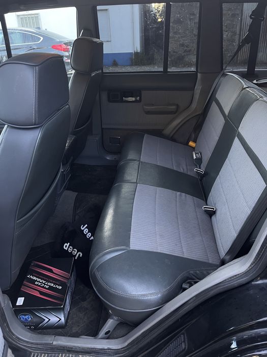 Jeep Cherokee XJ 4.0 Auto. + GPL