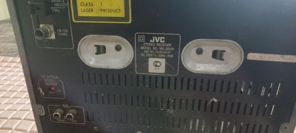 Музичний центр JVC MX-J 550R, в мережу вмикається, радіо працює