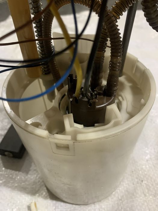 Паливний насос,датчик рівня палива фольксваген, шкода 6R0919050E