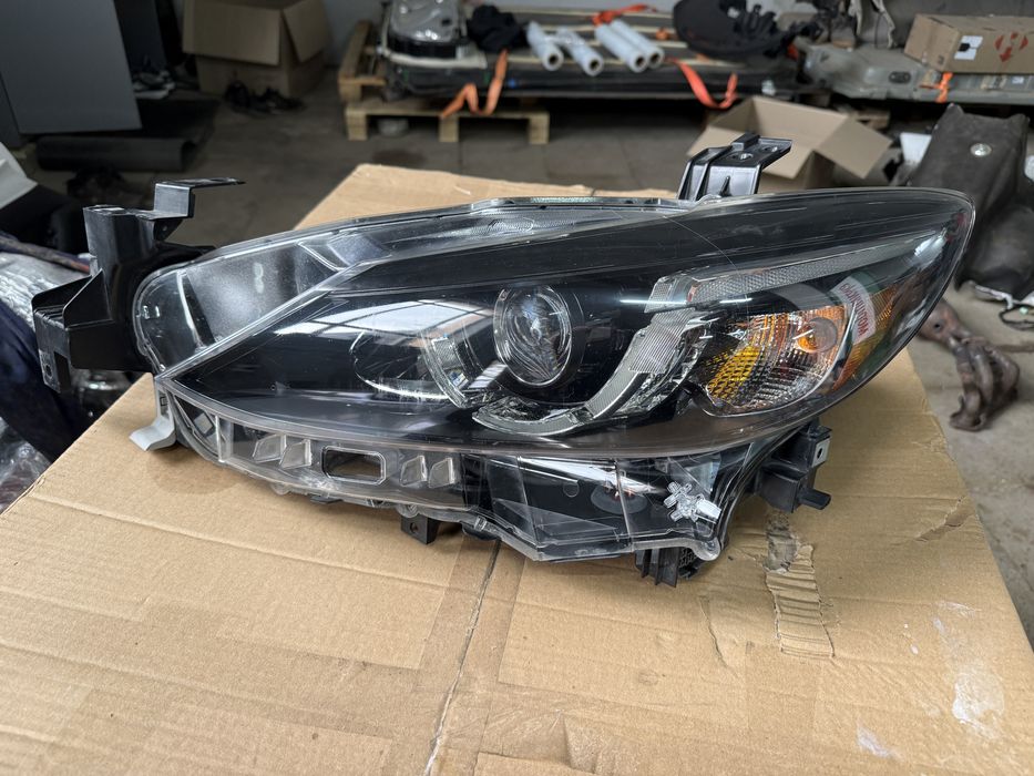 Фара левая Mazda 6 2015-2017 c AFS America original
