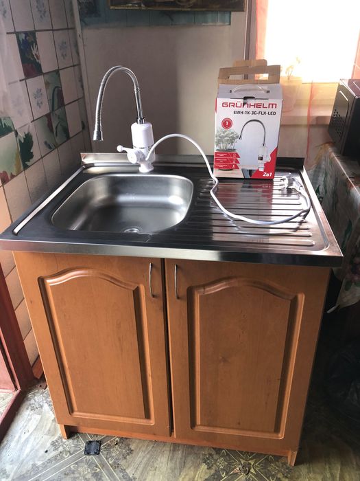 Кухонні меблі з мийкою