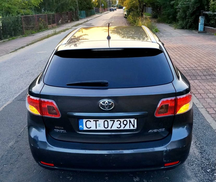 Toyota Avensis 2.0 diesel 2011 rok