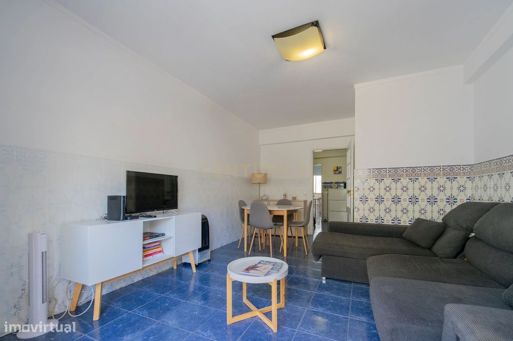 Apartamento T2 no Centro de Olhão, perto da Av. Dr. Bernardino da Silv