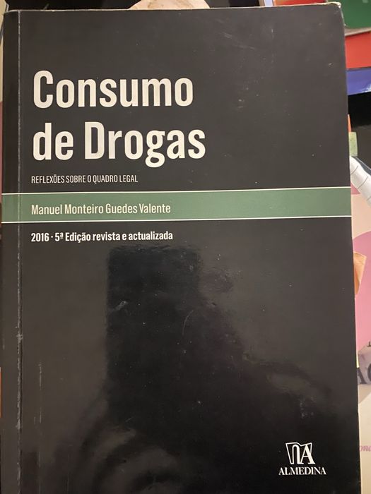 Livros de direito dos mais diversos