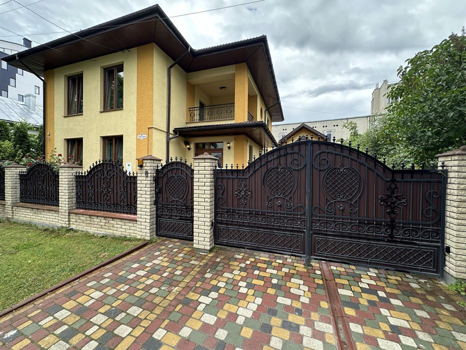 Продаж будинку з ремонтом р-н Центр вул Паращука