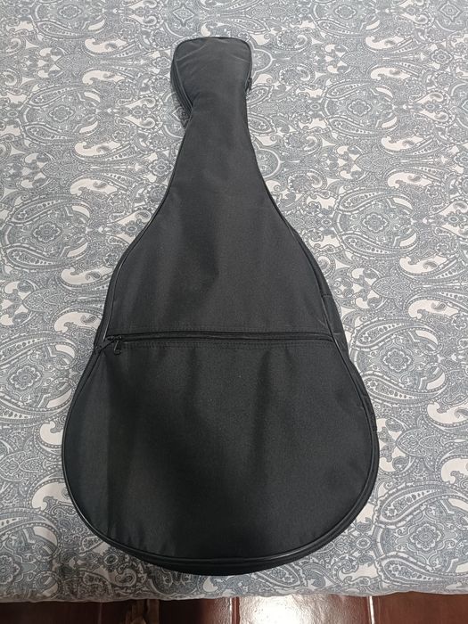 Pouco uso ,com todos os itens Yamaha c40.
