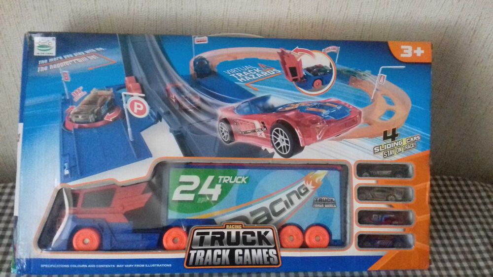 Трек -трейлер 39 см. 6688-247. 4 металеві машинкі(3+)