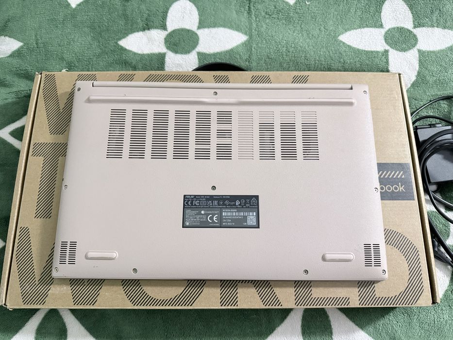 Ноутбук ASUS VivoBook / Ryzen 7