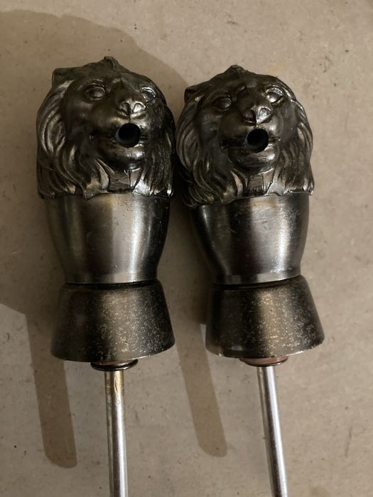 Tampas de garrafa em inox cabeça de leão