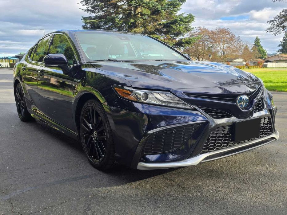 Toyota Camry Hybrid XSE      2021