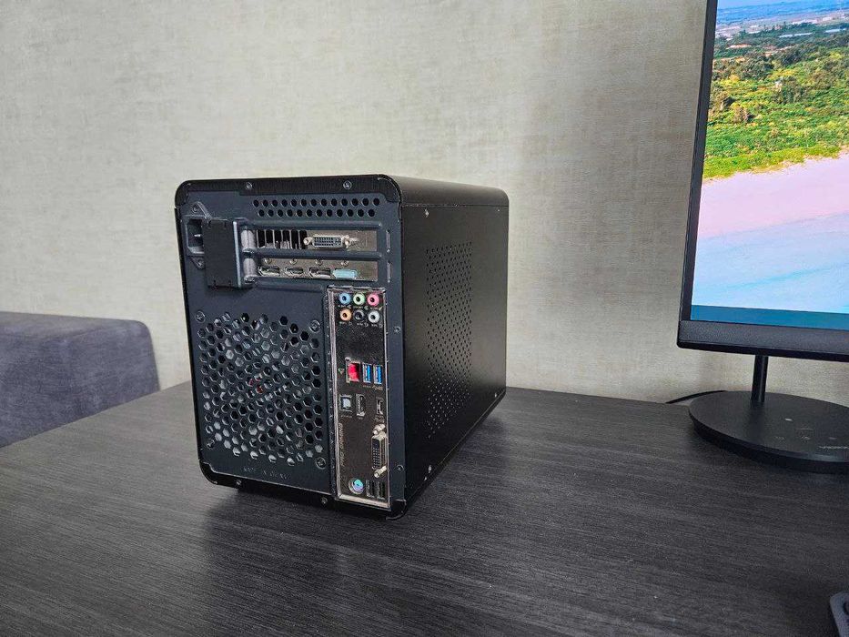 Продам компактний ПК (Core i5 6600 / 16 Gb DDR4 / Asus GTX960 4Gb)