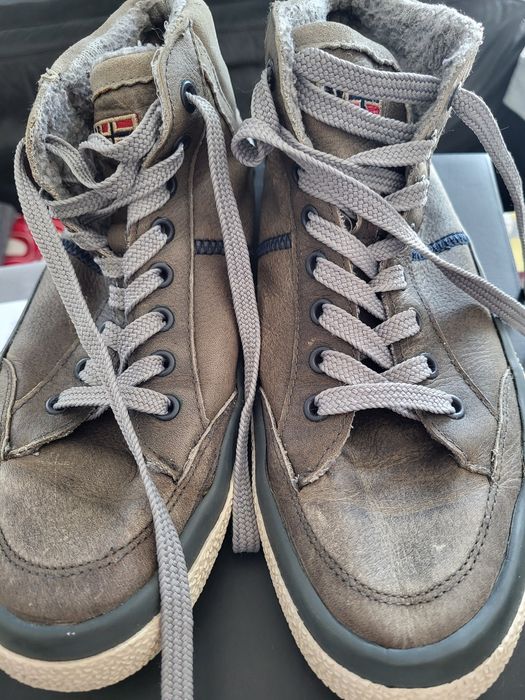 Buty Napapijri skora lekko ocieplane w srodku
