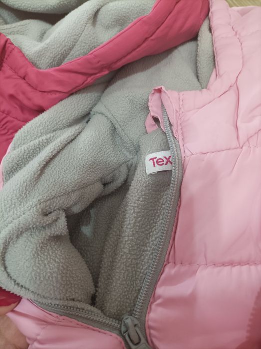 Курточки, верхній одяг на дівчинку