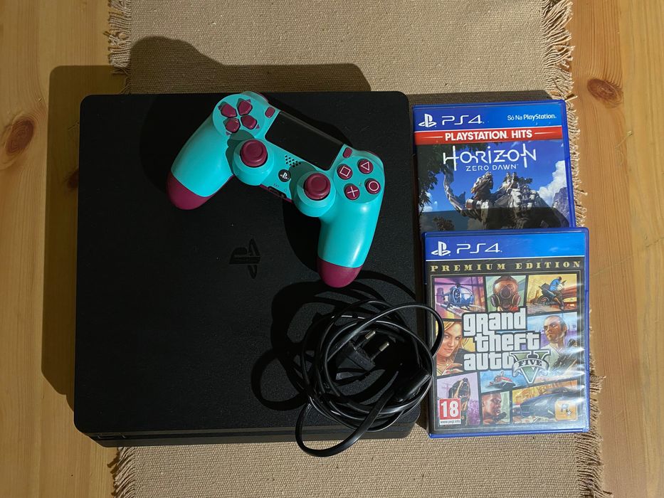 PlayStation 4 + DualShock + 2 jogos