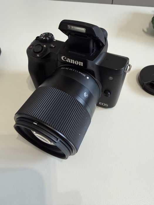Aparat canon  eos m50