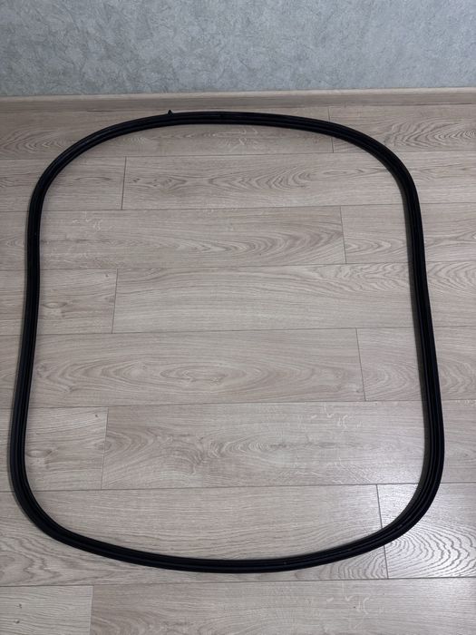 Ущільнювач задньої ляди Toyota Rav-4