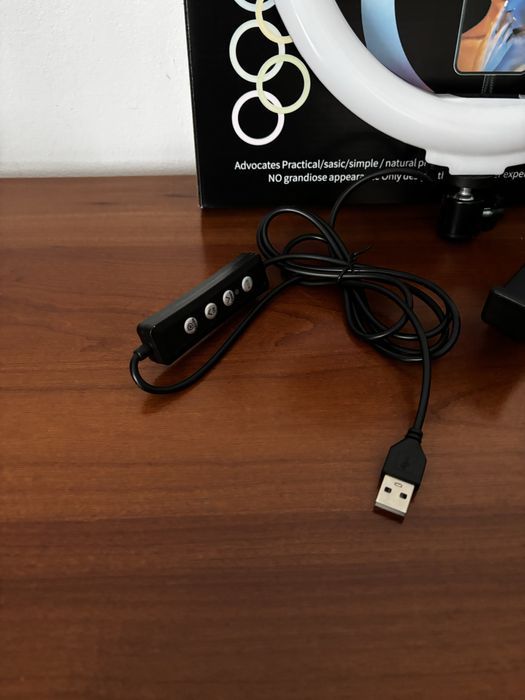 Ring Light RGB 26cm NOVA (Comando e Suporte para Telemovel Incluidos)