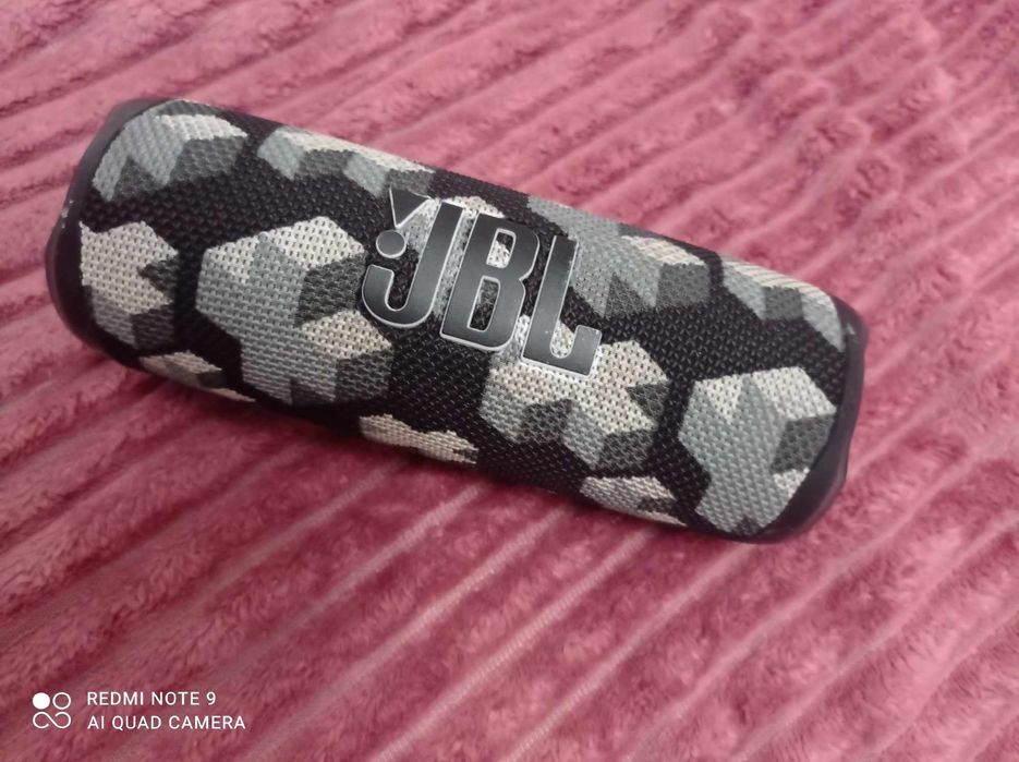 Coluna Bluetooth JBL Flip6 Martin Garrix (Autonomia: Até 12 h - Preto)