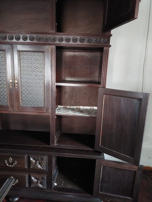 Móvel de sala em mogno