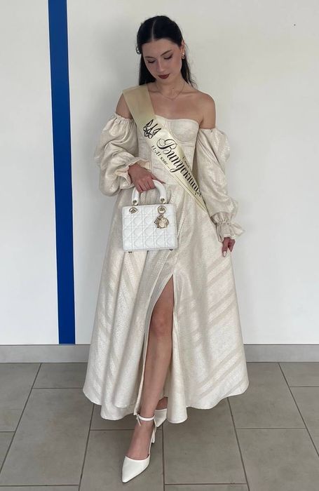 Вечірня/випускна сукня