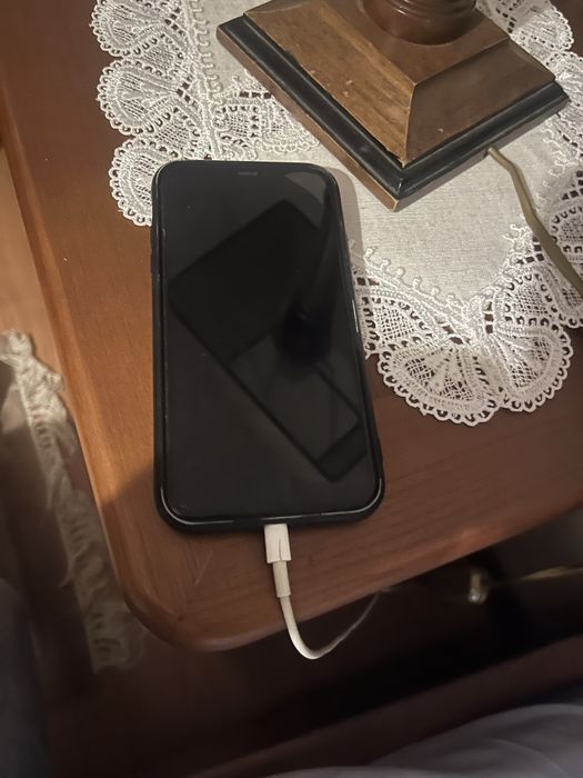 Vendo iphone 11 em otimo estado