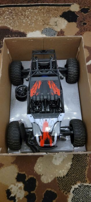 Високошвидкісний автомобіль RC у масштабі 1:12: