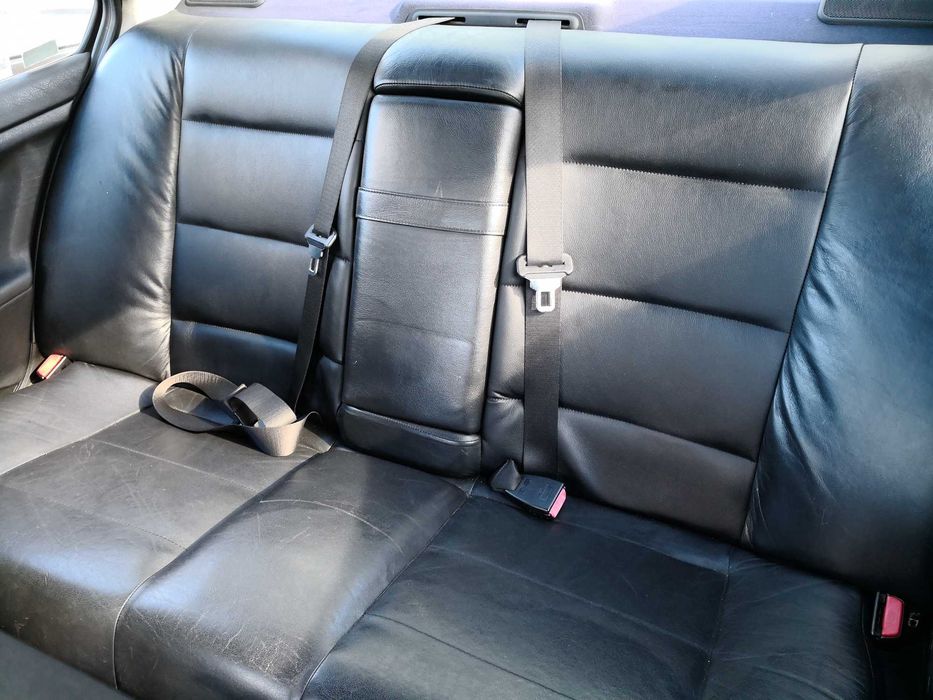 BMW E36 318is Sedan (1995) – 180.000 km – Original (Para Clássico / Restauro