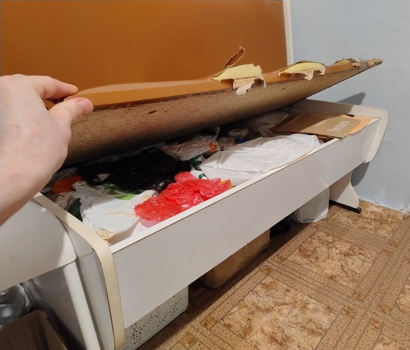 Диван кухонний, меблі в кухню