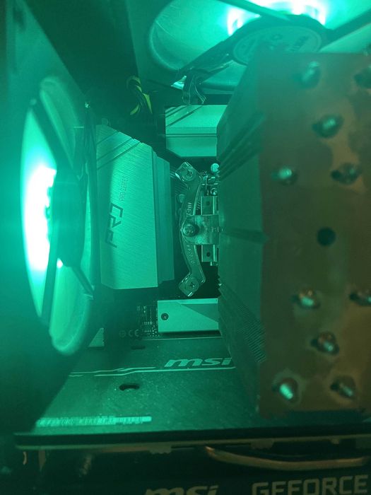 Sprzedam ASRock B460M Pro4 + procesor Intel Core i5-10400F