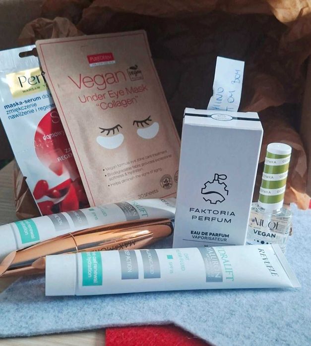 Duży zestaw kosmetyków – pielęgnacja twarzy, włosów i makijaż