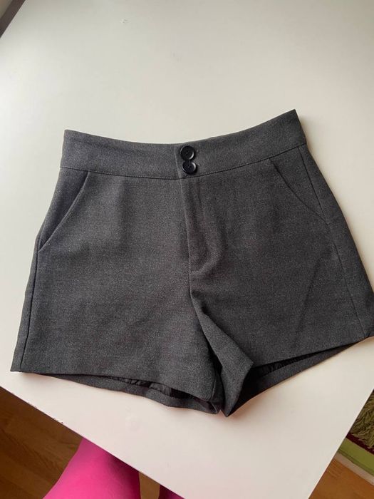 Класичні жіночі шорти