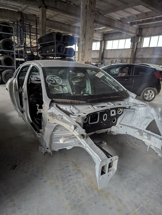 Кузов Hyundai Ionic 6 Четверть перед зад порога ріжемо усі частини