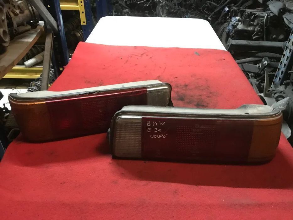 FAROLINS TRASEIROS DIREITOS BMW SERIE 3 E21 COUPE