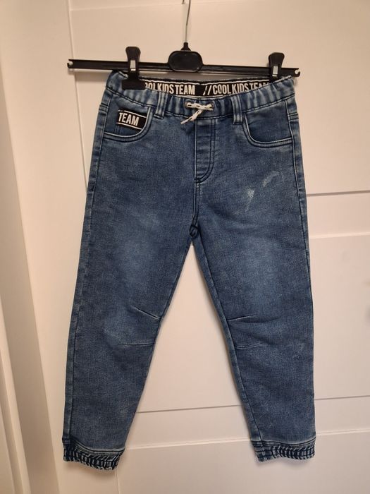 Pepco jeansowe spodnie na gumie chlopiece 122cm